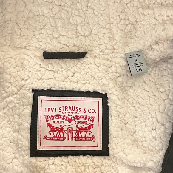 Levi’s Women's Hooded Fishtail Parka With Faux-Fur Trim Olive / Military Green S - Picture 13 of 13